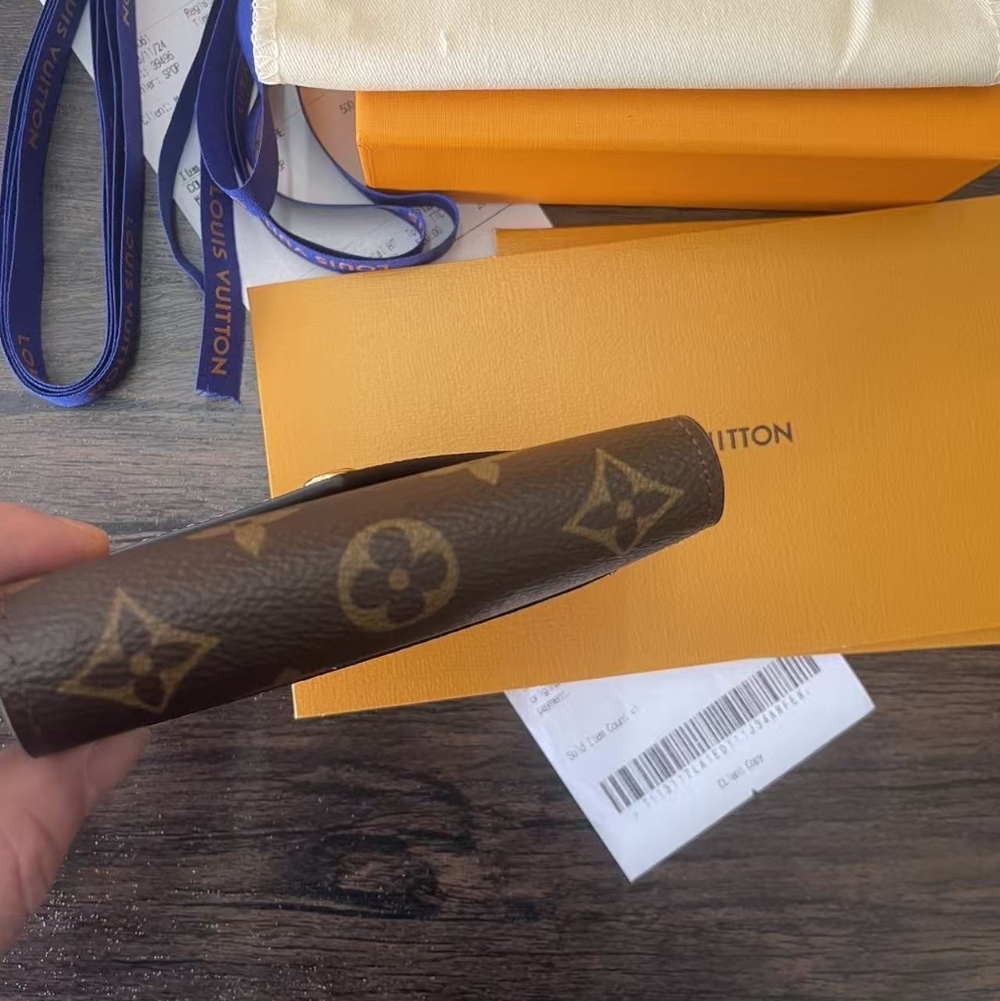 Louis Vuitton Monogram Victorine Wallet - Picture 8 of 12